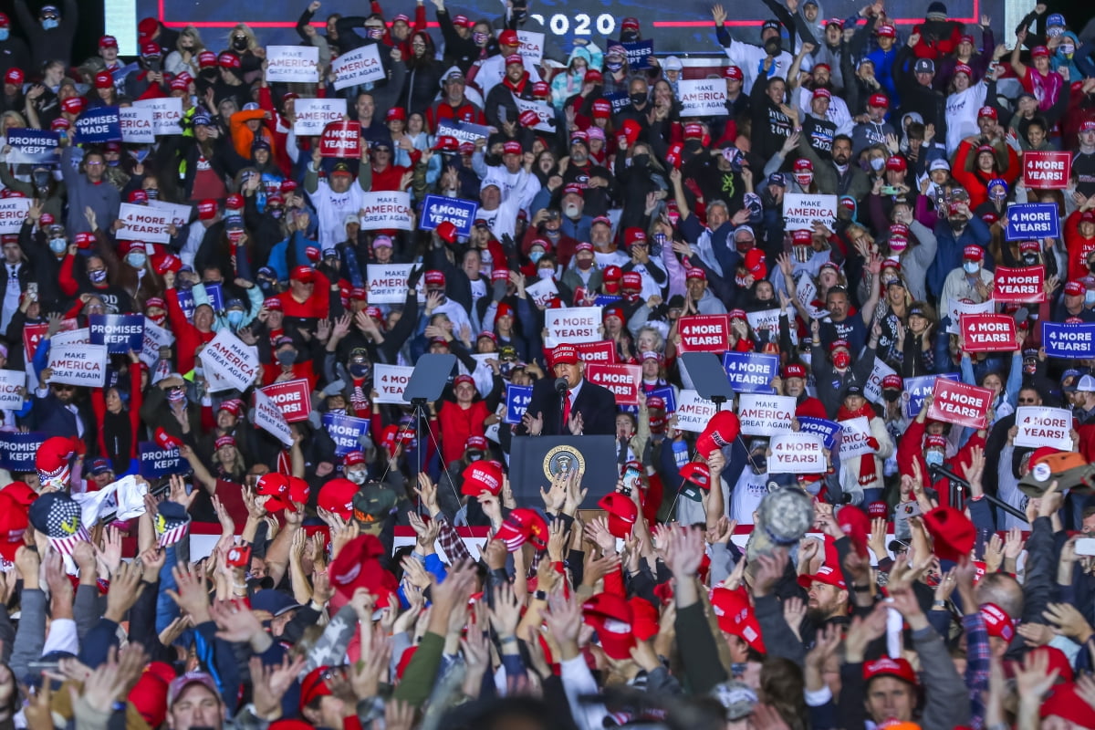 도널드 트럼프 전 미국대통령이 2020년 미국 조지아주 에서 열린 'MAGA(미국을 다시 위대하게 만들기) 승리 집회' 캠페인 행사에 참여하고 있다./ AFP 연합뉴스