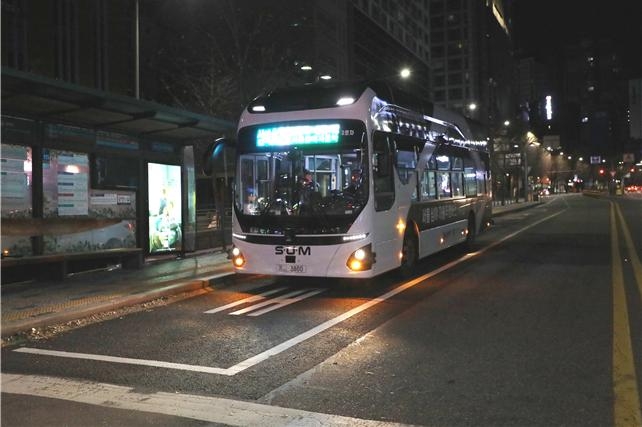 서울서 세계 최초 심야 자율주행버스 정기운행…합정∼동대문