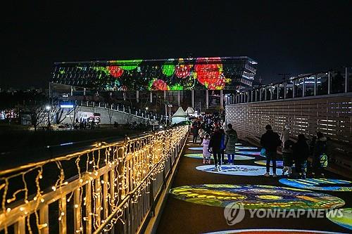 '세종 빛 축제' 핵심 미디어파사드 중단…"내년에 보완해 선봬"