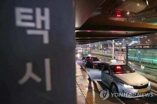 '분신사망' 방영환씨 폭행·협박한 택시업체 대표 구속영장