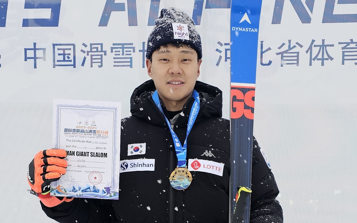 정동현, 중국 극동컵 알파인 스키 남자 회전 우승
