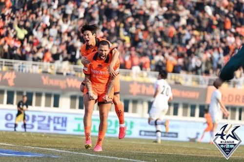 수원FC·강원, K리그1 생존 성공…부산·김포는 승격 불발(종합)
