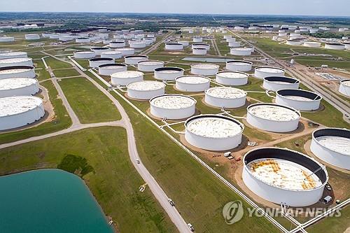 美물가 우려에 유가 3.8% 급락…WTI 5개월만에 최저치