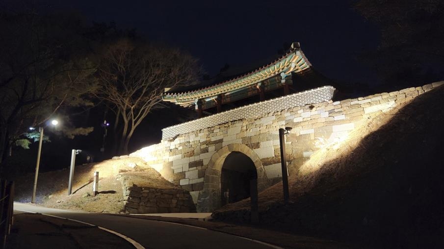밤에도 아름다운 남한산성…외성곽·4대문·수어장대 야간조명