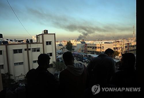 "이스라엘, 가자지구 학교 폭격해 알자지라 기자 살해"