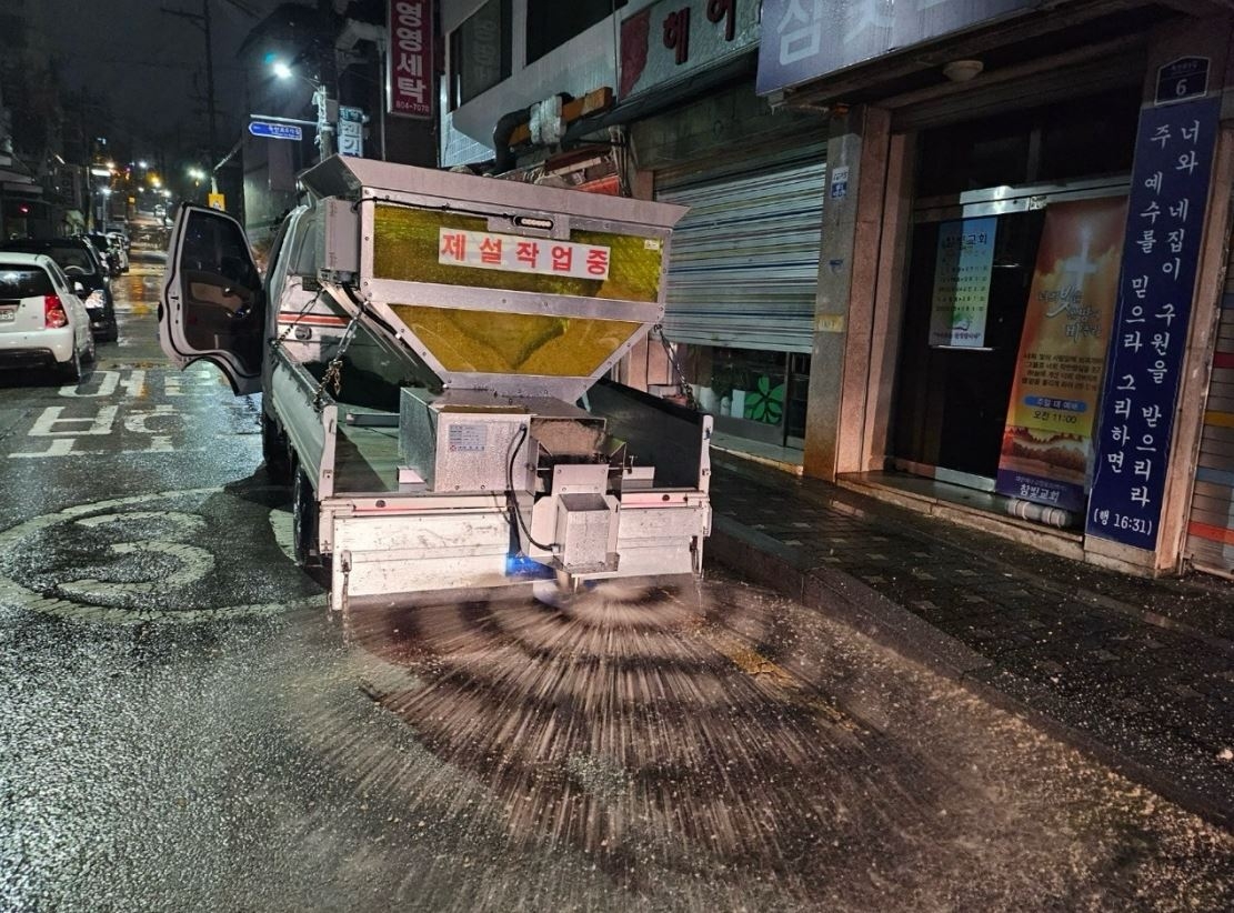 금천구, 보도·이면도로 신속 제설…'찾아가는 기동반' 늘려