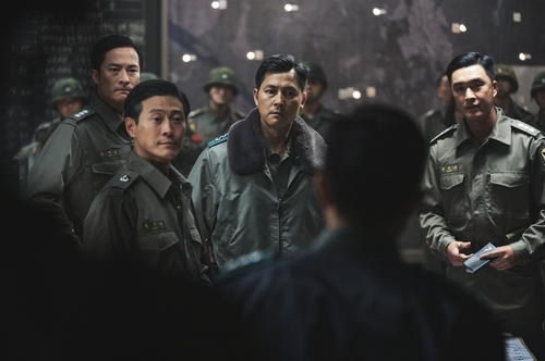 非시리즈·역사물로 천만 관객…韓영화 희망 보여준 '서울의 봄'