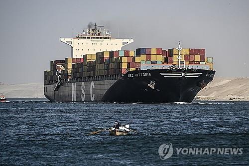 후티 반군의 홍해 공격 이후 컨테이너선 절반 우회 택해