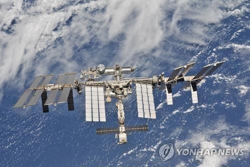 미국·러시아, 2025년까지 ISS 공동비행 연장키로
