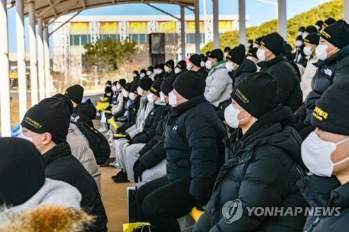 외신 또 저출산 주목…'한국소멸론' 이어 '국방약화 악재' 지적