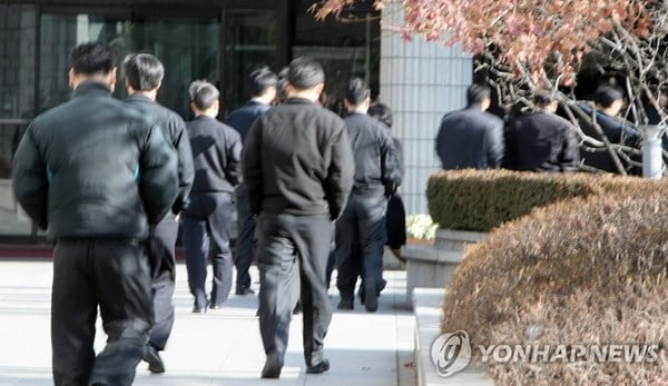 고용보험 40대 가입자 사상 첫 감소…"인구가 줄어서"