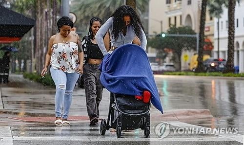 미국도 '황혼 육아' 갈등..."내 인생 즐길래"