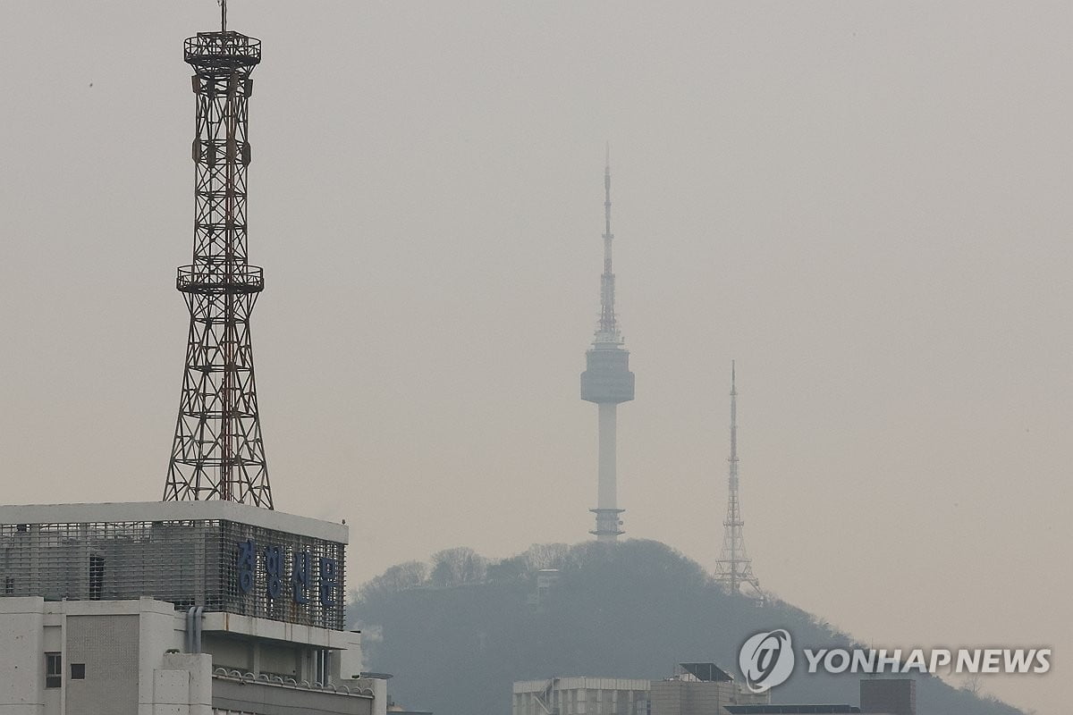 서울에 초미세먼지 주의보…"마스크 꼭 쓰세요"