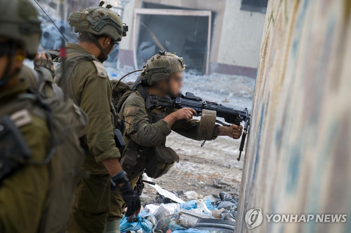 "인질 데려오라"…자국인 오인 사살에 분노 폭발