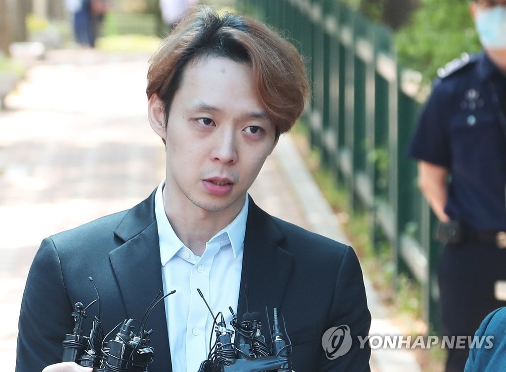 '억대 체납' 박유천, 이번엔 소속사에 배상 판결