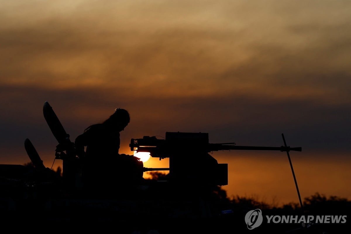 결국 해 넘기는 '두 개의 전쟁'