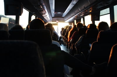 유학생 22명 버스에 태워 강제 출국? 경찰 수사