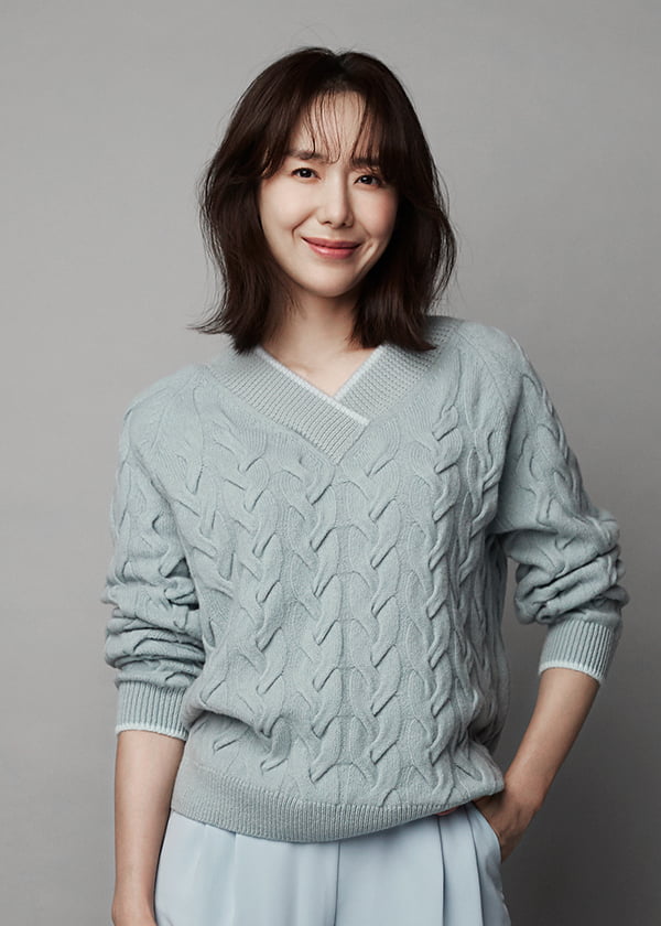 The Kakao executive who led the acquisition of ‘Diva on a Desert Island’ production company, was the husband of Yoon Jeong-hee.
