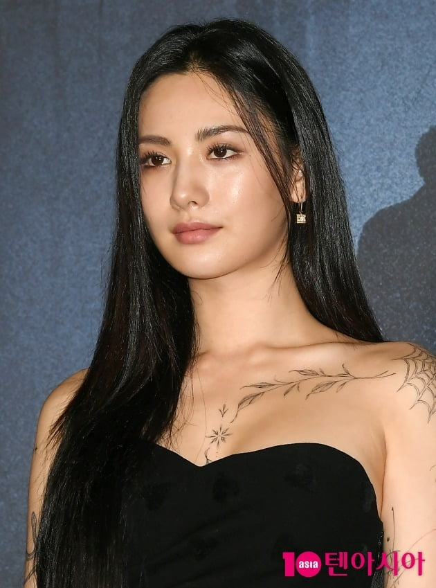 ナナ、全裸露出に妊娠まで破格を超えた不快な刺激「マスクガール」