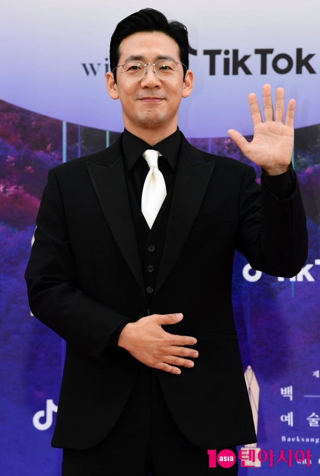 財閥の末息子キム·ドヒョン、「アラムンの剣」のホームカムバック