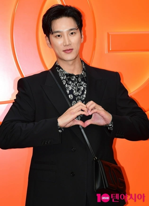 アン・ボヒョン、8月俳優ブランド評判キム・テリ、イ・ジュンホで3位