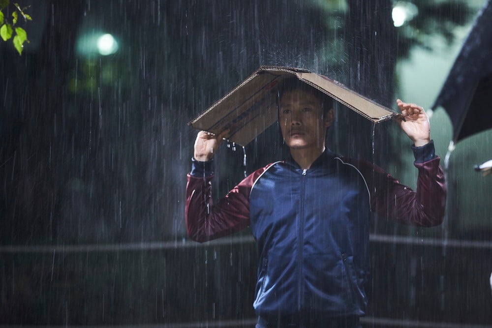 「コンクリートユートピア」イ・ビョンホン、彼の映画の中のキャラクターはすぐに韓国映画の歴史になった