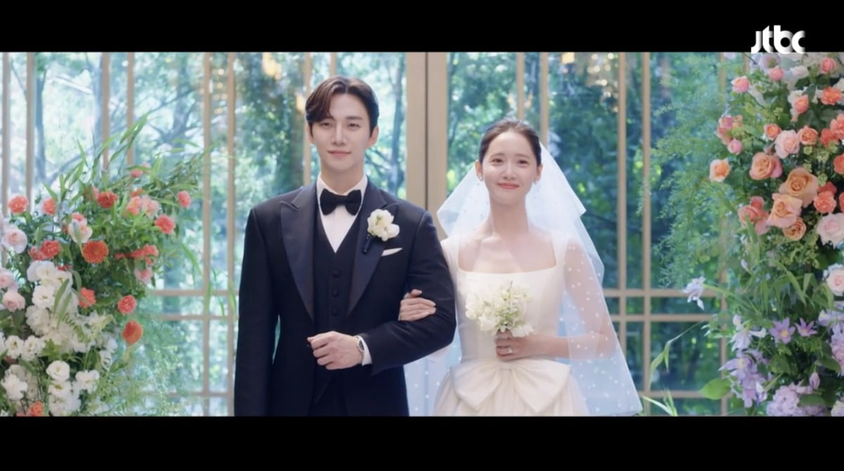 イ・ジュノ、イム・ユナ、盛大な結婚式のタイトなハッピーエンド