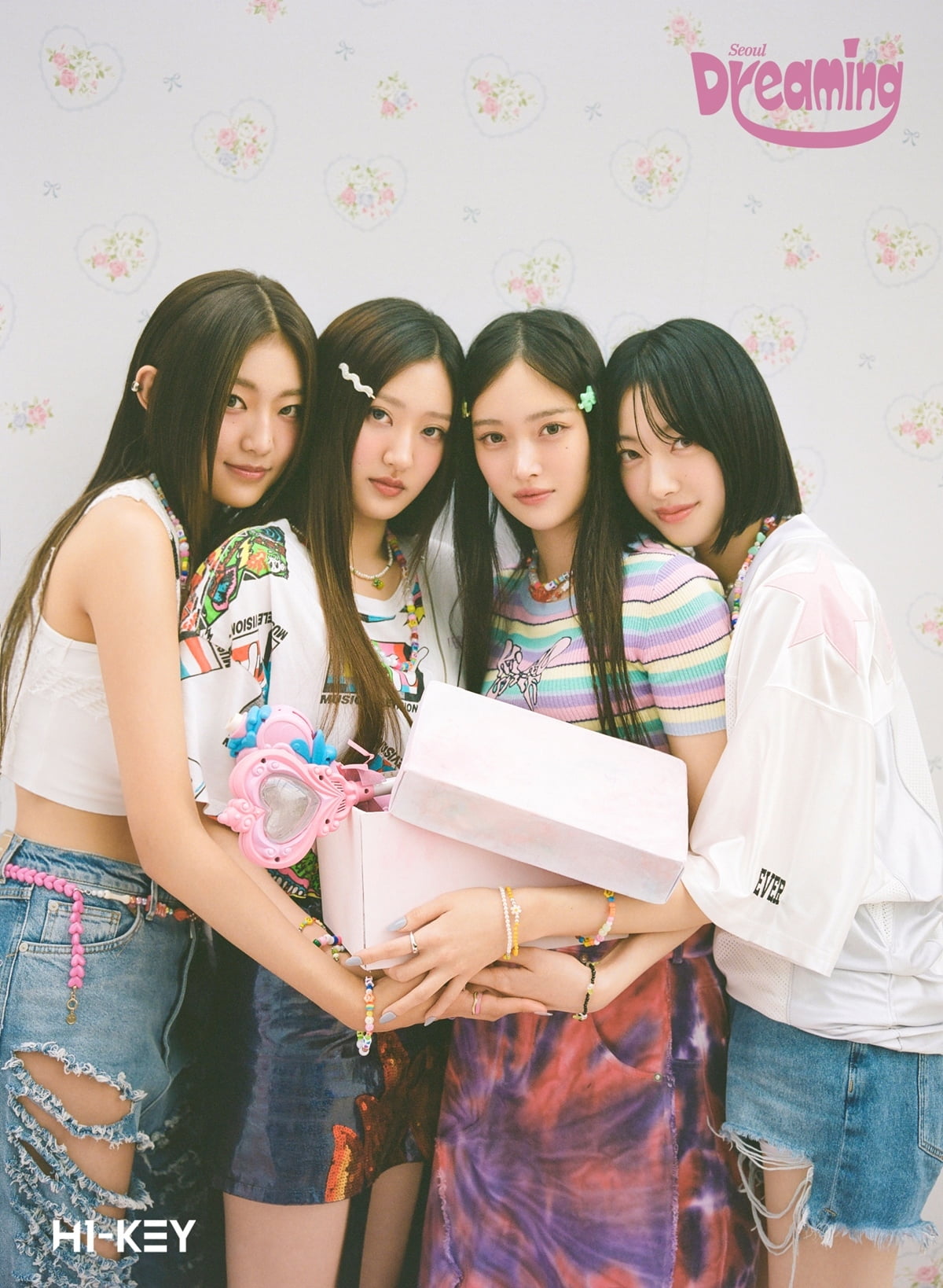 ハイキ、4人4色団体コンセプトフォト公開