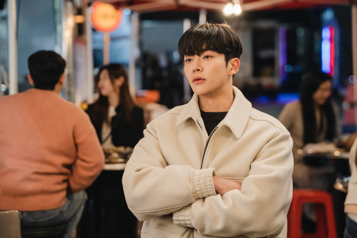 ロウン、「切れない運命」ジョボアに向けたメロ目つき