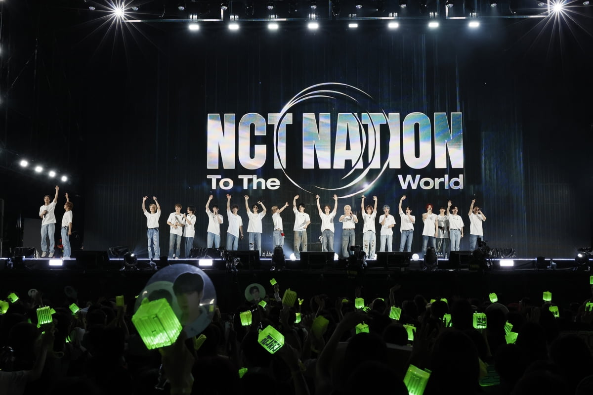 NCT、日大阪スタジアム11万観客動員
