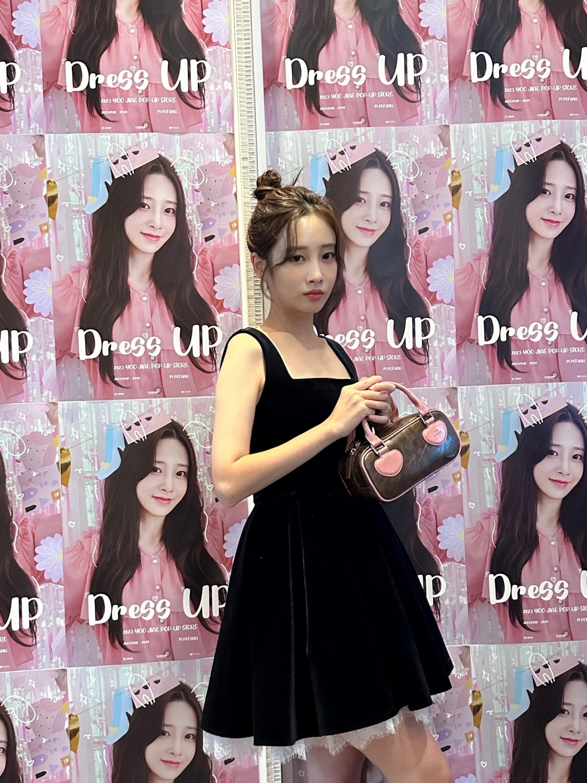 ラブリーズ出身のユ・ジエ、ポップアップストア「Dress UP」を探してファンに直接会った
