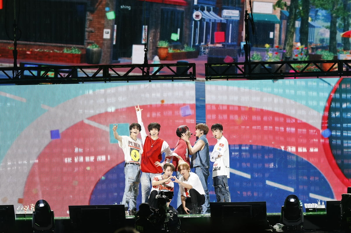 NCT、日スタジアムツアーカラフルなフィナーレ