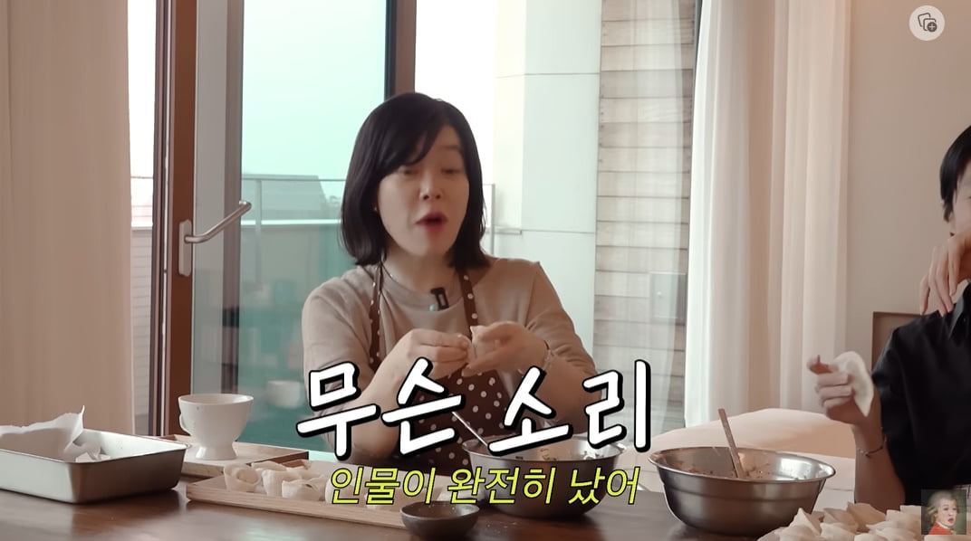 Choi Hwa-jeong makes a blunt statement to Hong Jin-kyung for not applying sunscreen, saying, "That's ignorant. It's time to take care of yourself."