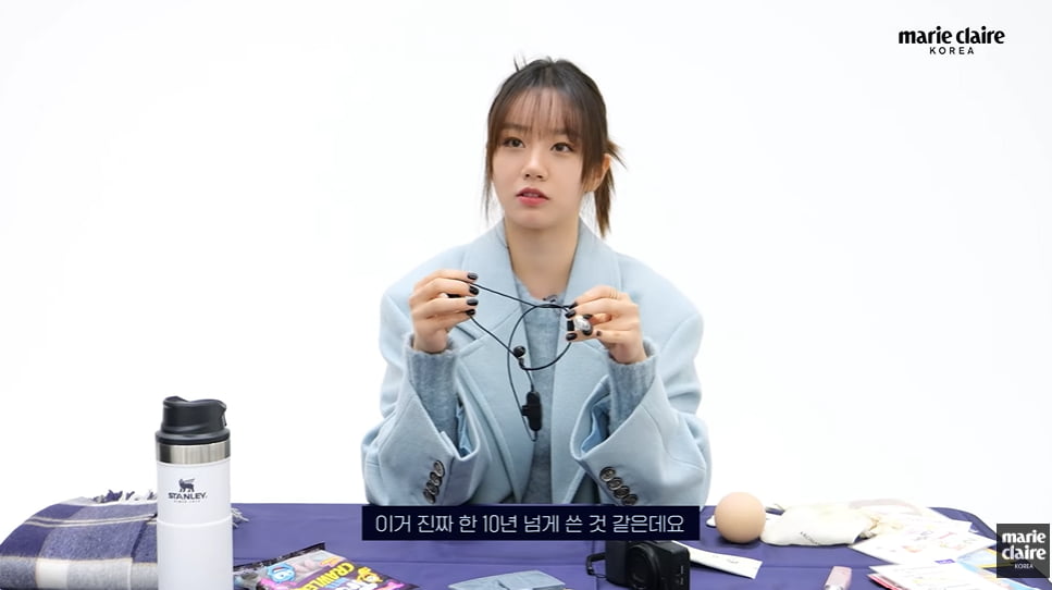 Singer and actress Hyeri, “I’ve been using wired earphones for over 10 years”