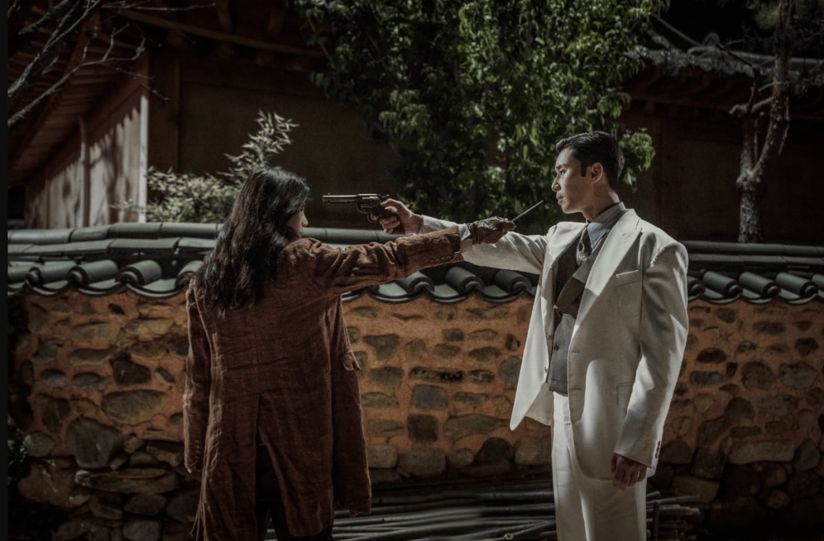 The drama 'Gyeongseong Creature' captures the atmosphere of Gyeongseong in 1945, the darkest year.