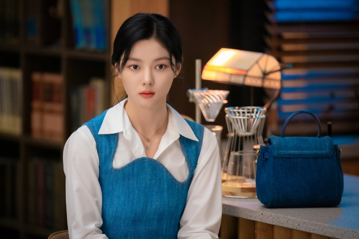 Song Kang, Kim Yoo-jung and subtle tension