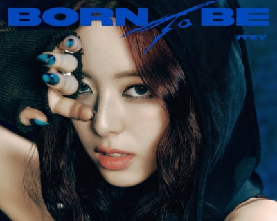 있지 유나, 비현실적 비주얼 과시…새 앨범 'BORN TO BE' 개인 콘셉트 포토 및 클립 공개