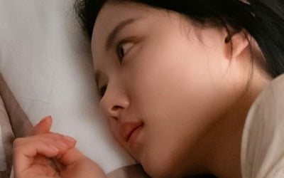 김유정♥송강, 한 이불 동침+짙은 눈맞춤 "서로 마음 자각"('마이데몬')