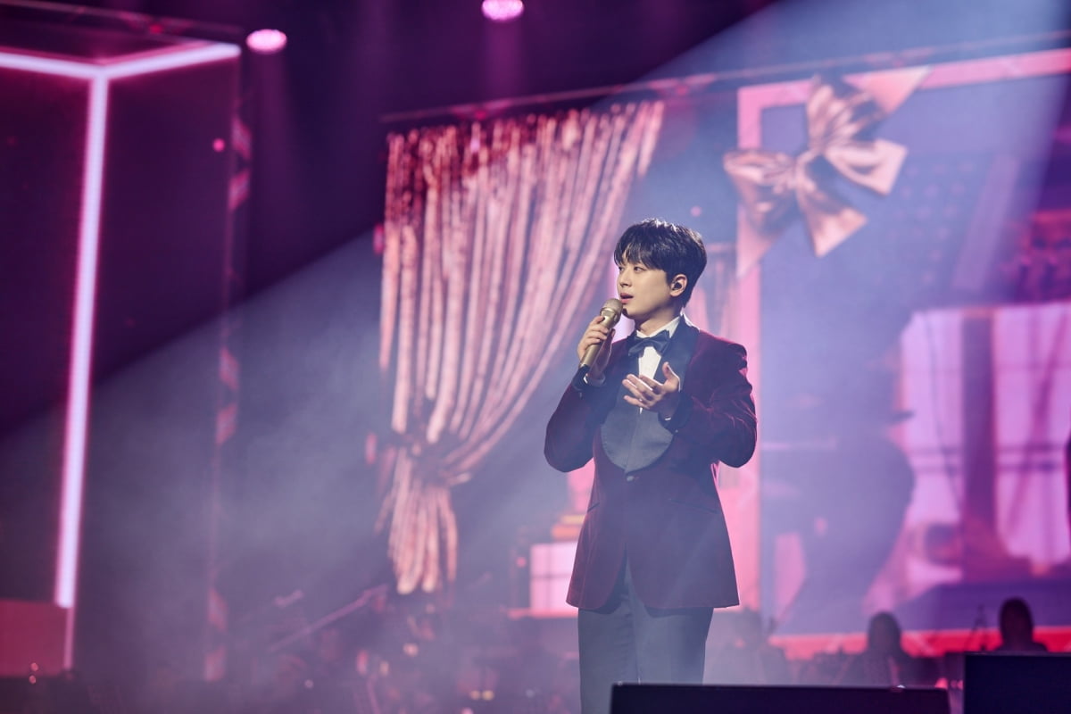 Lee Chan-won's first concert in Seoul ended successfully.
