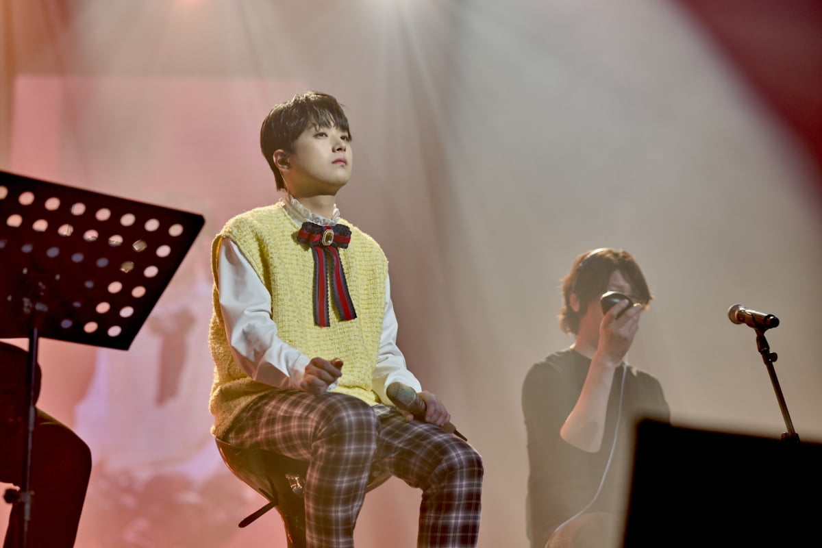 Lee Chan-won's first concert in Seoul ended successfully.