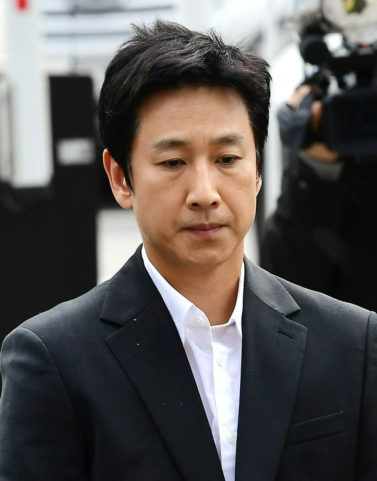 Lee Seon-kyun found collapsed in car… There are also traces of burning lightning bullets