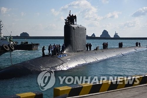 北 ICBM 발사 위협 고조 속 美 핵추진잠수함 부산 입항