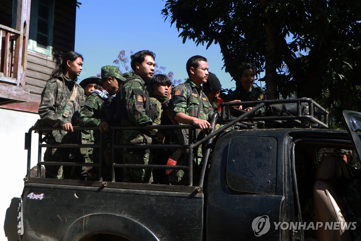 미얀마 군정, 반군 공세에 징집 확대…"탈영병 복귀 시 사면"