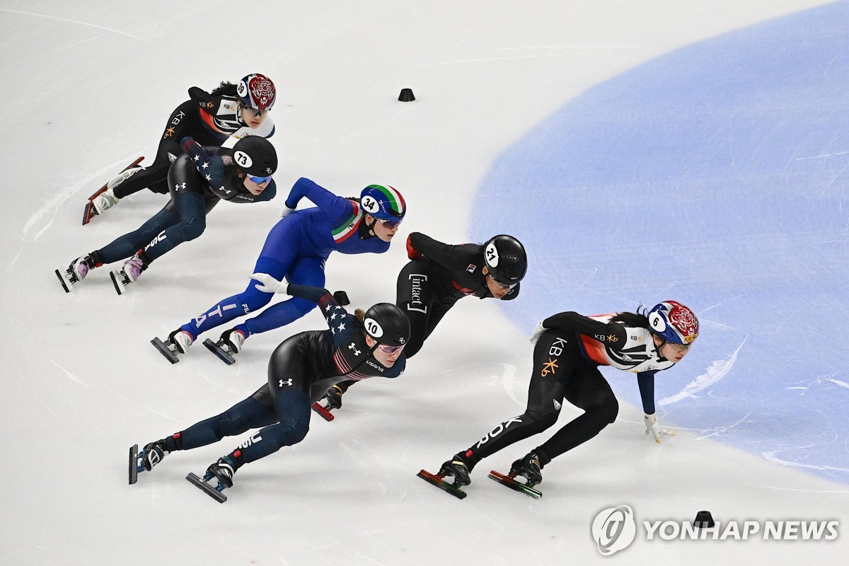 쇼트트랙 황대헌, 월드컵 3차 대회 500ｍ 실격…'아쉬운 출발'