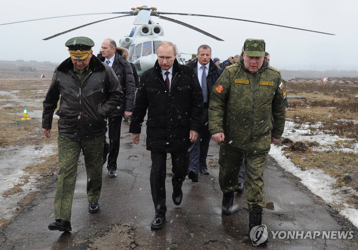 푸틴, 참전 군인 앞에서 대선출마 선언…"연임 확실시"(종합)