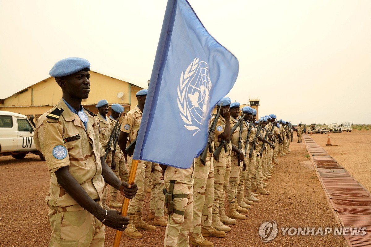 서아프리카 말리서 군정 요구에 유엔군 10년만에 철수