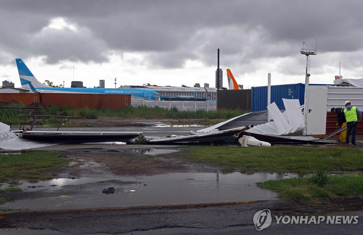 아르헨·우루과이서 강풍에 17명 사망…비상사태 선포