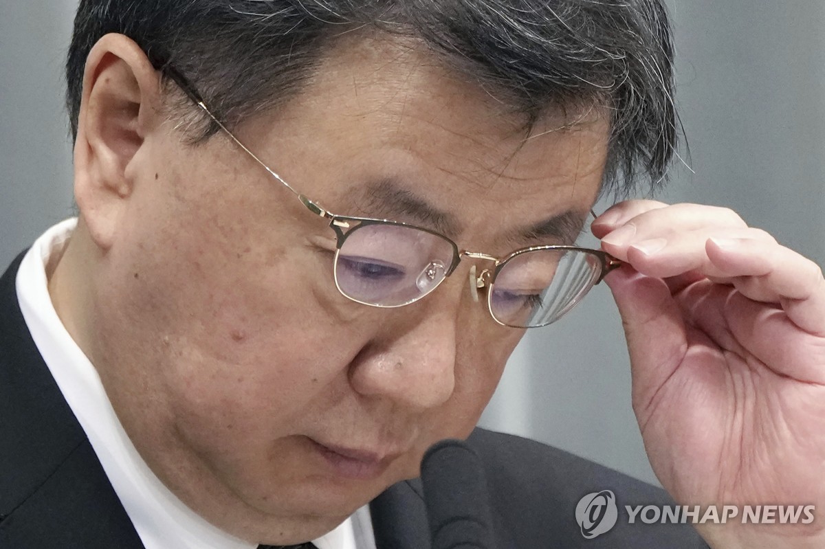 "日기시다, '비자금 의혹' 관방장관 경질할 듯…정권에 타격"
