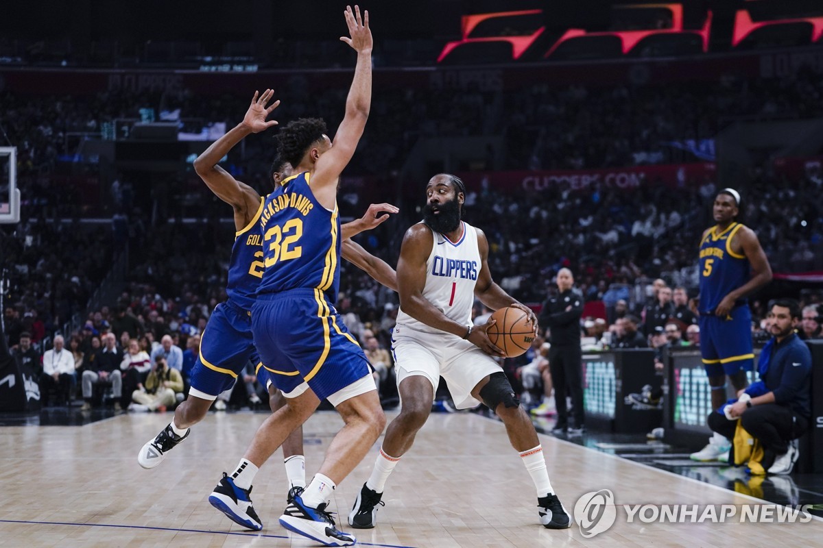 덴버 요키치, NBA 최초 '7시즌 연속 트리플더블 10회 이상' 기록