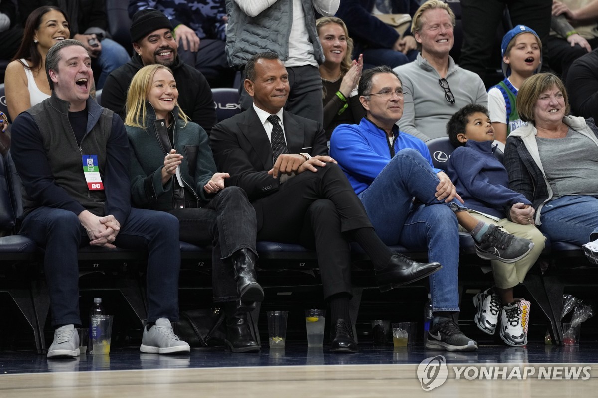 '메이저리그 전설' A-로드, NBA 미네소타 구단주 될까